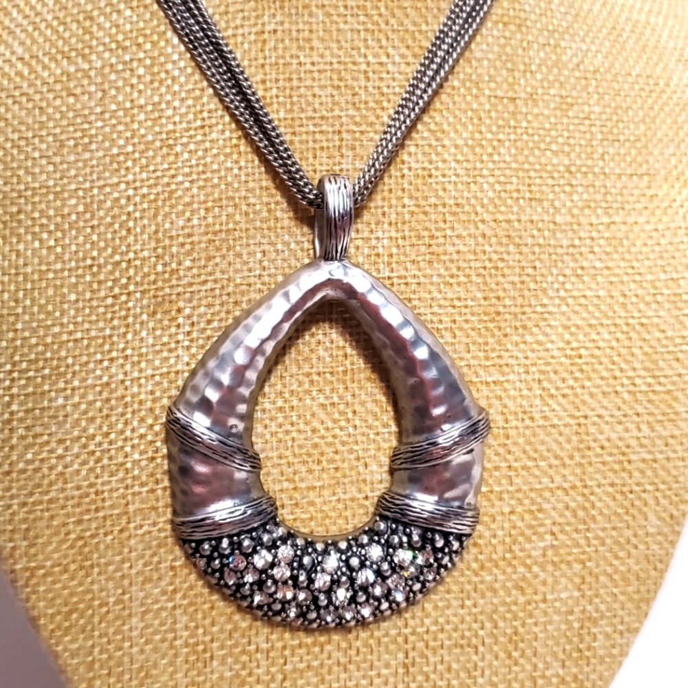 NEW! Gorgeous Macy's Silvertone Statement Necklace w/ Chunky Bling Pendant